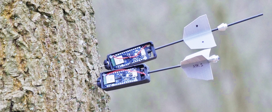 Die Flugroboter können mit Sensoren bestückte Pfeile selbst bei dichtem Waldbestand platzieren. Foto: Imperial College London