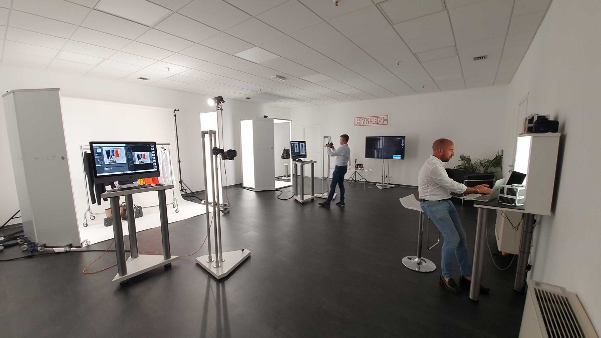 In the new LSTCC, members work on technology applications for the Lifestyle sector. Among other things, a Content Innovation Lab will be set up, equipped with tactile scanners, virtual prototyping tables and an AI Photo System to perform research activities in 3D Gamification and e-Sustainability.