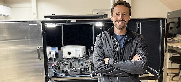 Leo Grünstein, Gründer und CEO von Spiden, im biophotonischem Labor des Unternehmens. Bild: Business Wire